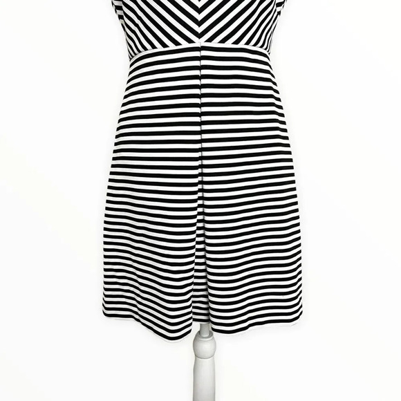 JESSICA SIMPSON | Black & White | Striped Fit and Flare Dress - Picture 5 of 12